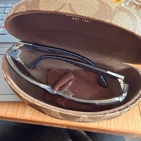 Coach Delphine Black Sunglasses Signature C Case & Coach Signature Cloth EUC main image 10